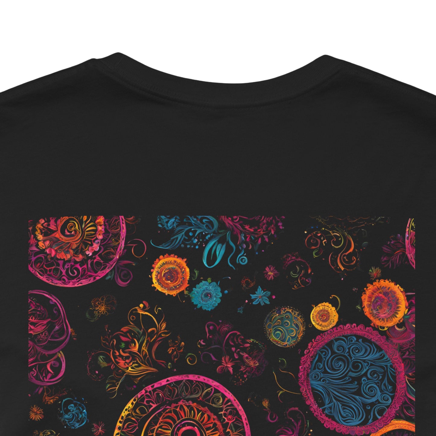 Circle Motif Black T-Shirt - Unisex